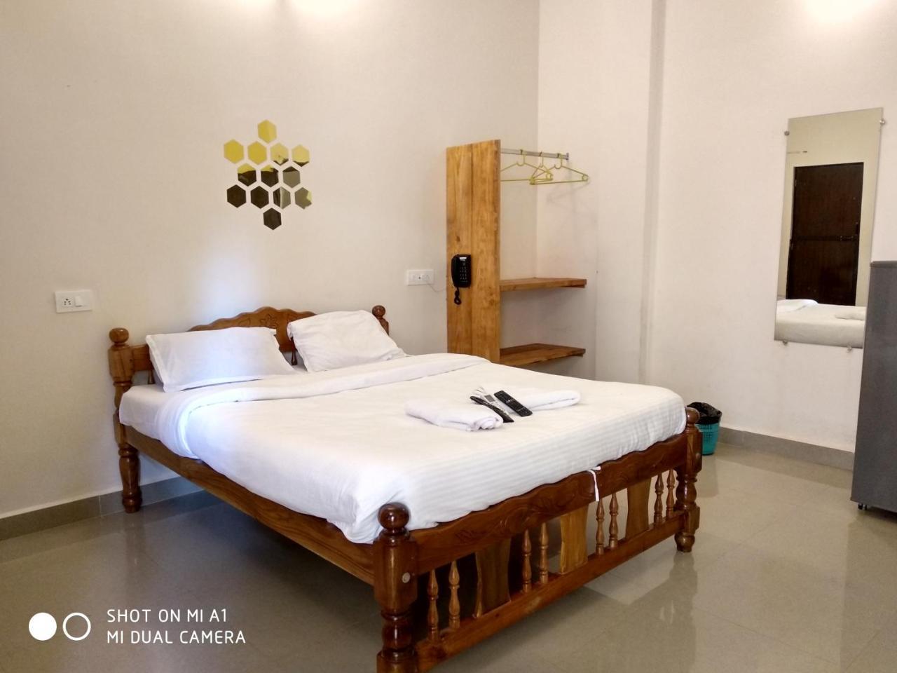 Candolim Beach Place Exterior photo