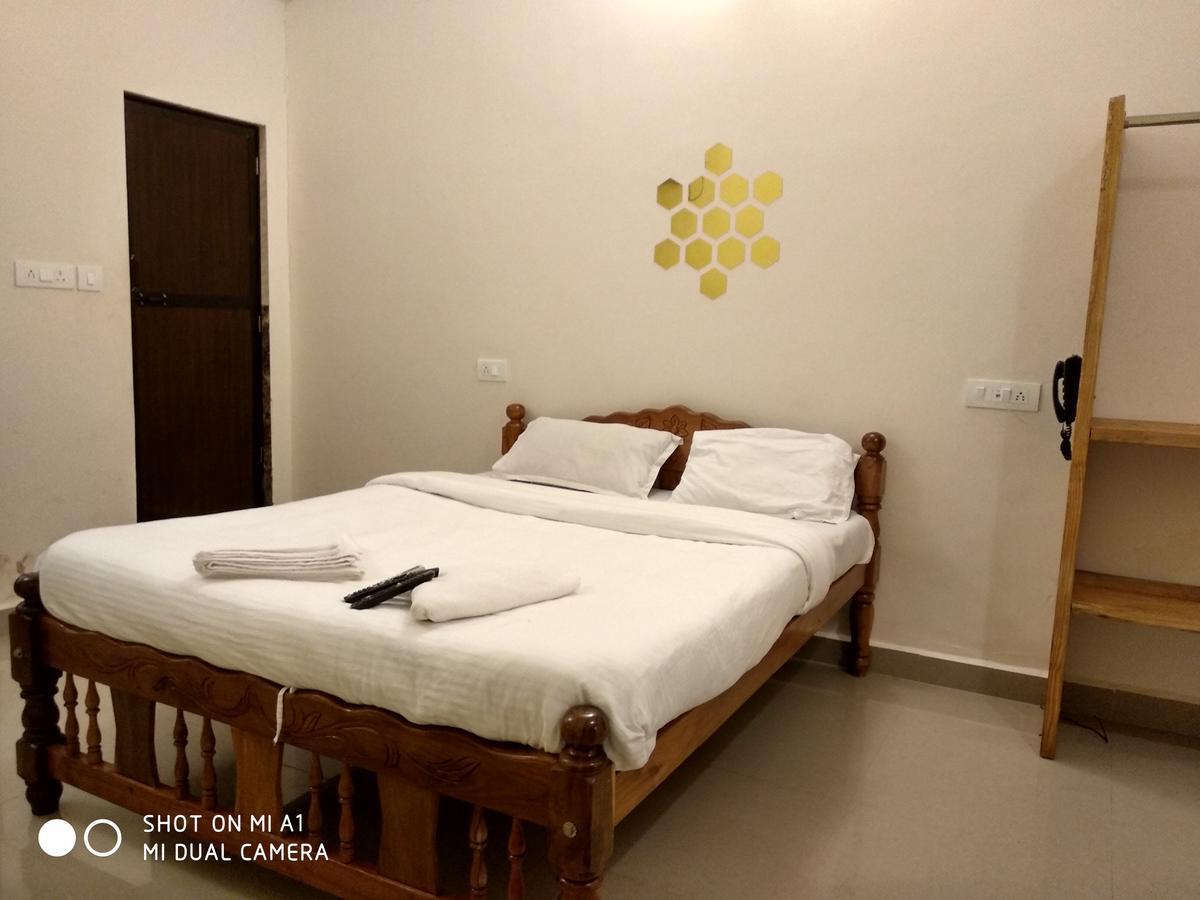 Candolim Beach Place Exterior photo